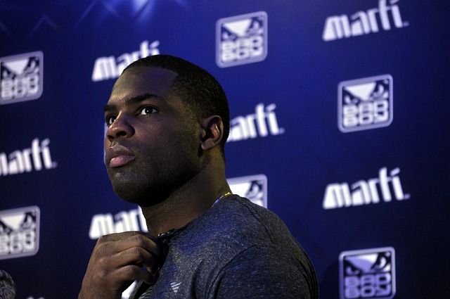 亨里希斯：基米希常会来问候受伤的我；想以主力身份踢世界杯