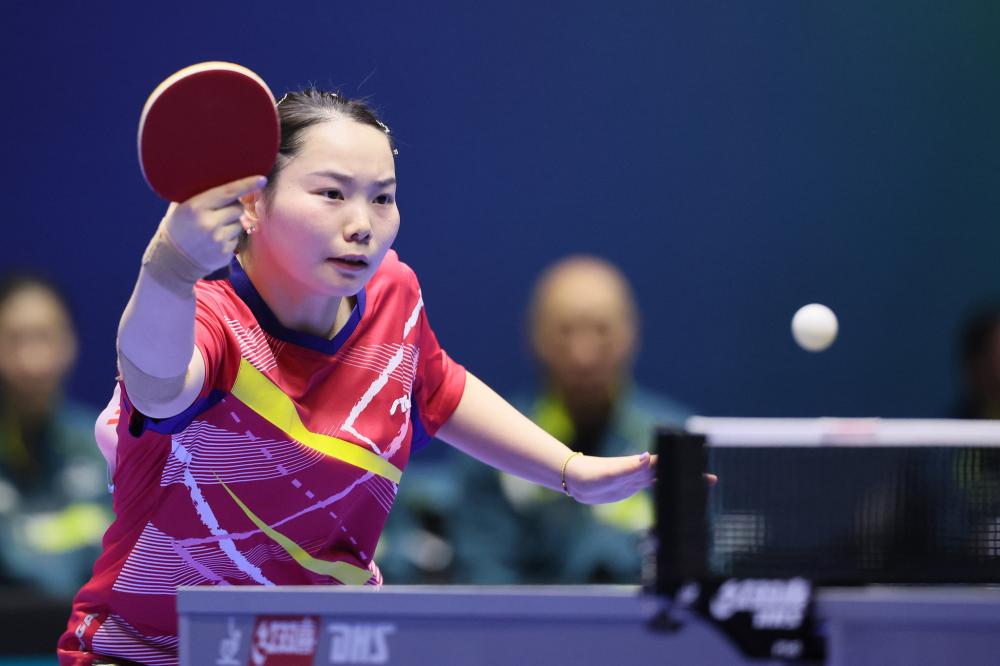 篮球勇士球星单场命中三分刷新纪录